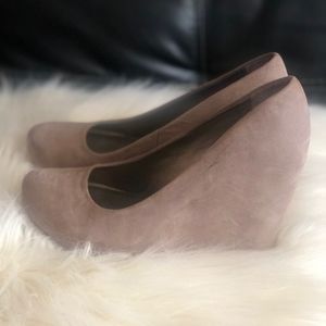 Fergalicious size 8 high heels